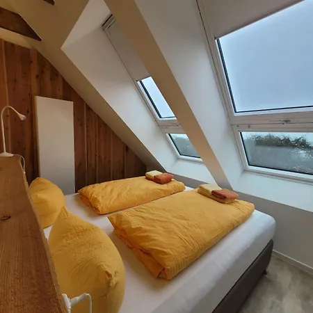 Flechtner Apartment *